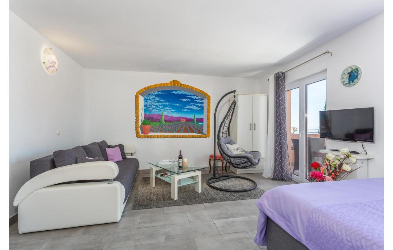 Beautiful Apartment In Stara Baska With Wifi 外观 照片