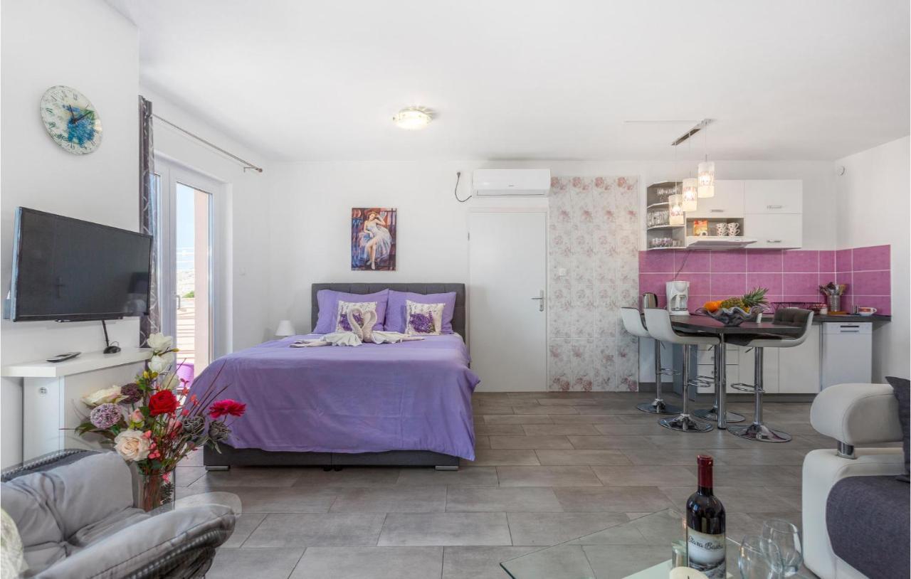 Beautiful Apartment In Stara Baska With Wifi 外观 照片